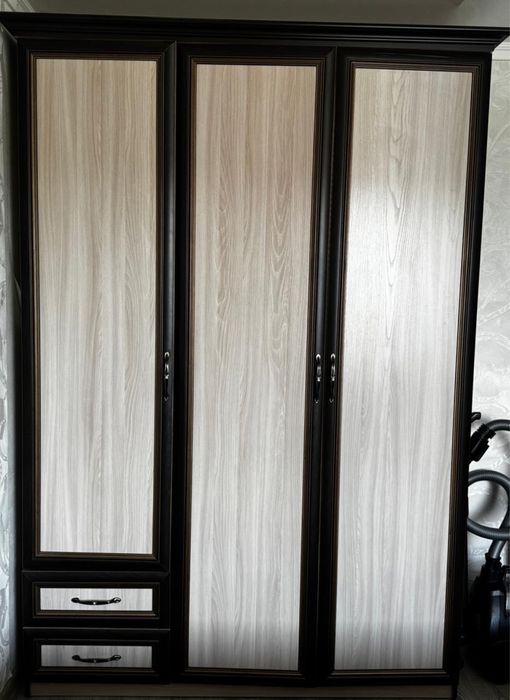 Продам Кровать и шкаф