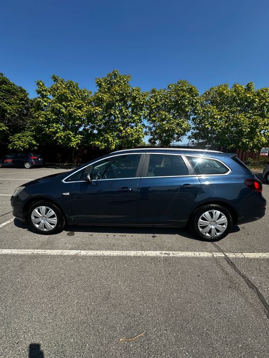 Opel Astra J 1.7 125кс 2012