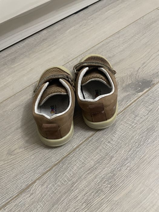 Vand pantofi bebe 17, 18,