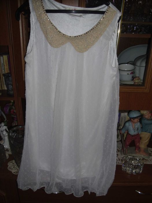 rochita vara ,broderie la gat