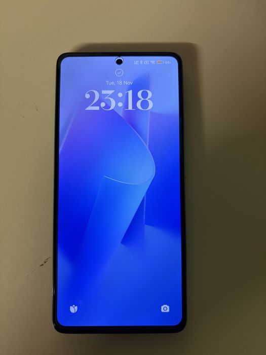 Телефон Xiaomi 11T Pro с протектори и калъфи