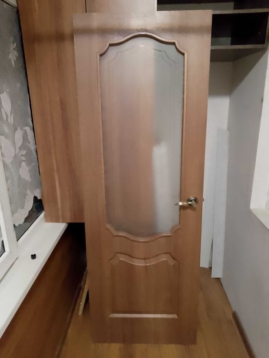 Продам межкомнатную дверь
