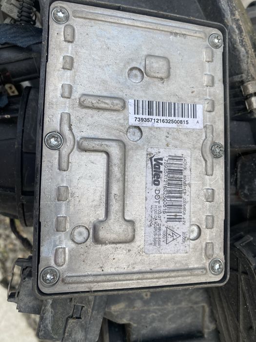 Faruri St/Dr Xenon Volvo S60 2005 Pret 800 lei buc