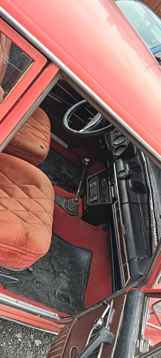 Лада 1500 S червена