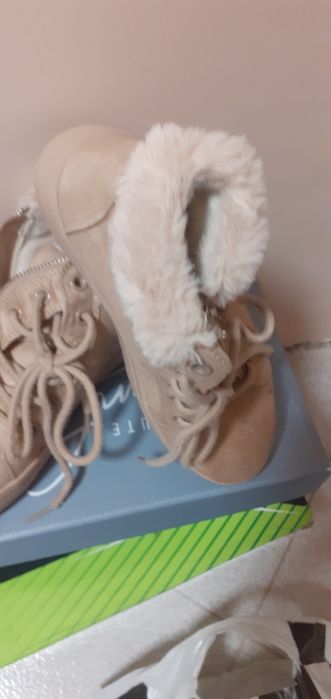 Дамски боти три вида бежеви велурени черни кожени и черни и сиви 36 но