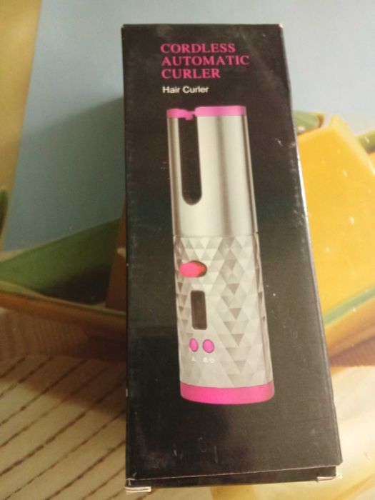 Cordless Automatic Curler.
