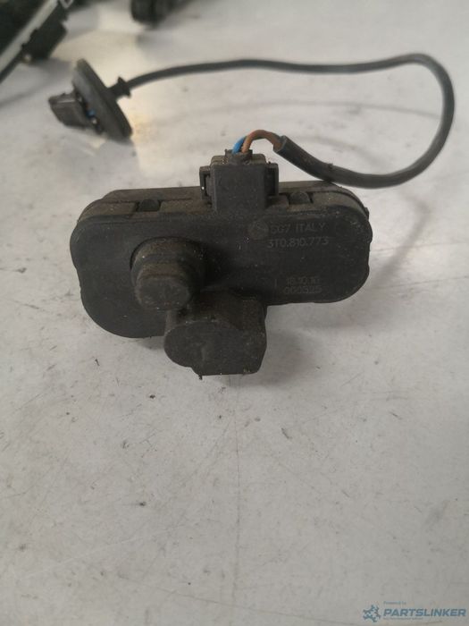 Motoras deschidere rezervor SKODA SUPERB (3T4) [ 2008 - 2015 ] OEM 3t0810773