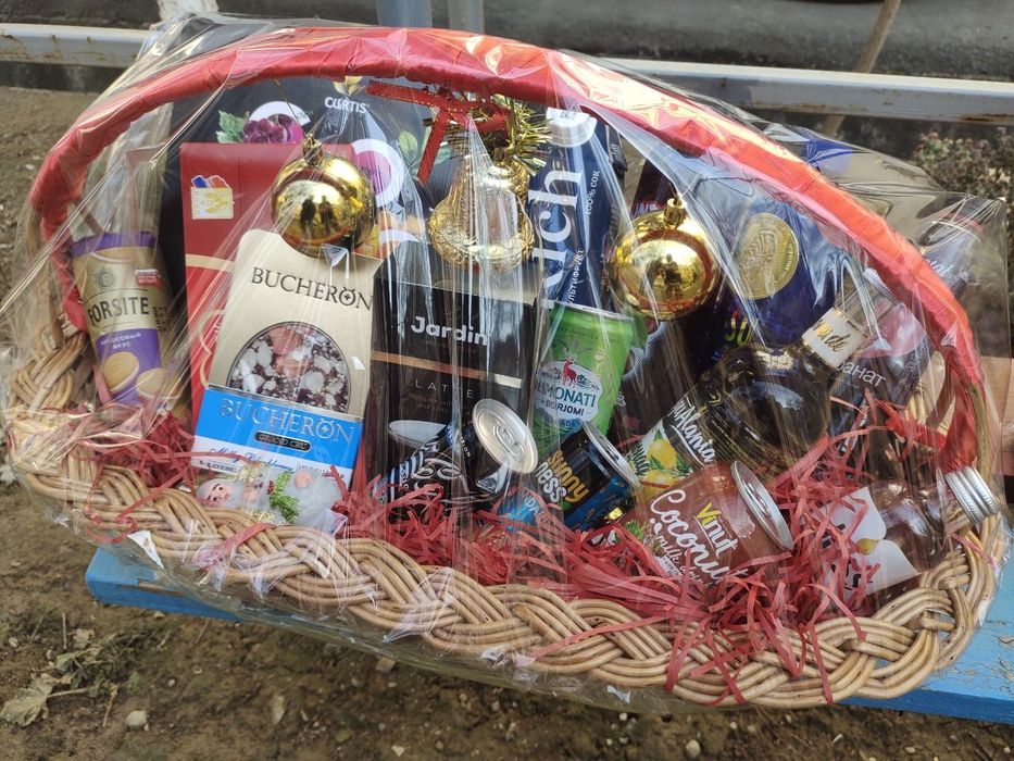 Yangi yilga Savatlar shokolad va ichimliklar Корзины на новый год