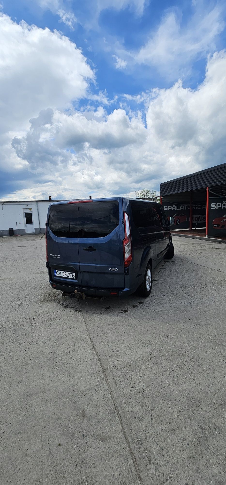 Ford transit custom 2.0 l.    170 cp anul 2020 .8+1 modelling lung