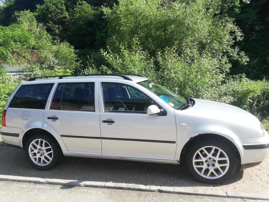 Vand golf 4 19 Tdi 116 cai stare buna mici defecte datorita varstei