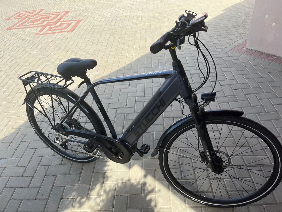 Bicicleta semi electrică