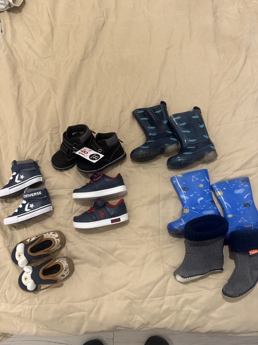 Продавам различни модели детски обувки