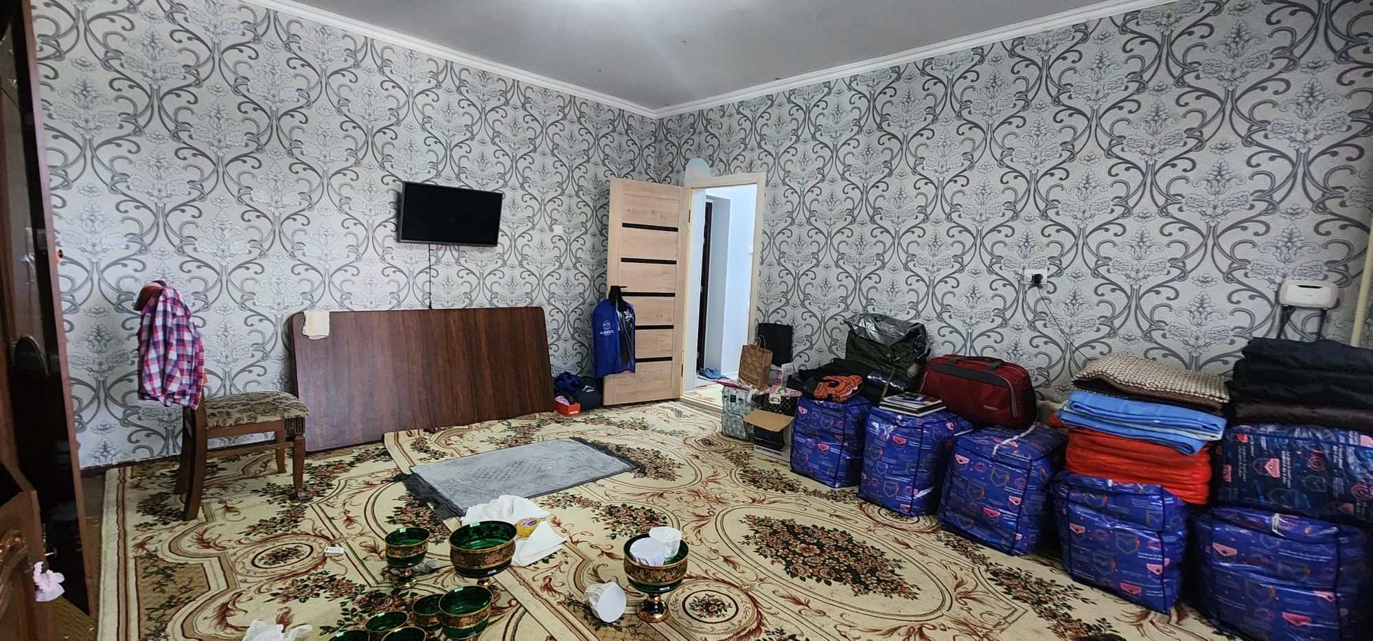 Юнусобод 14кв Петушок метро 2комнатная 1етаж французский планировка