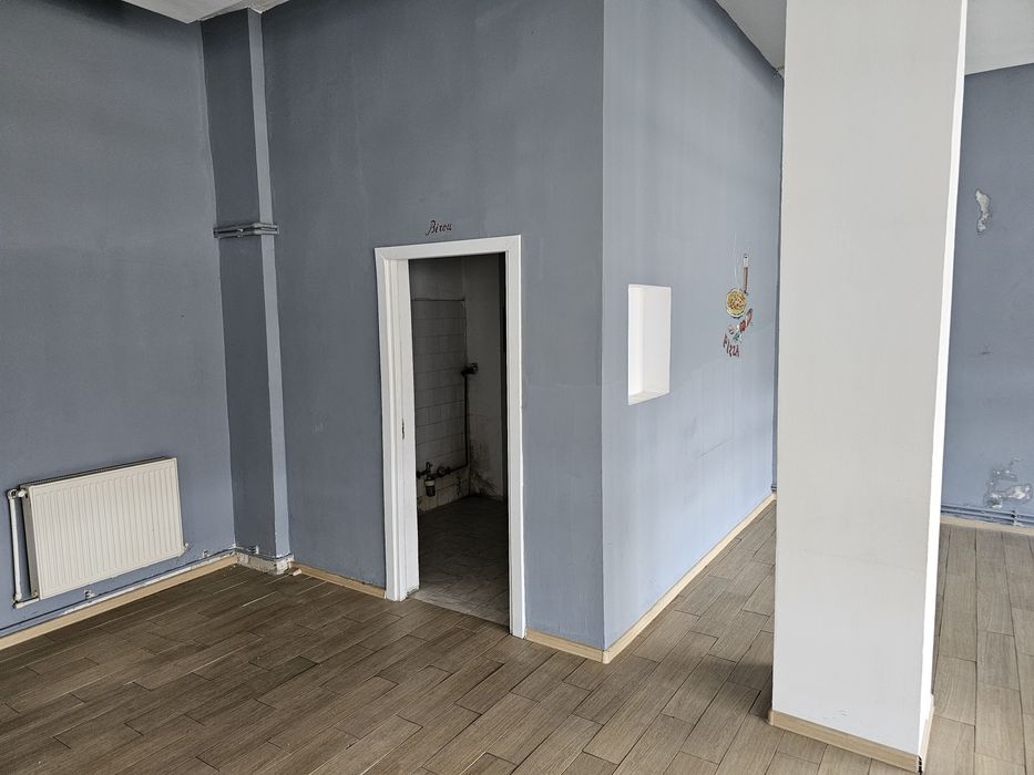 Închiriez spațiu comercial