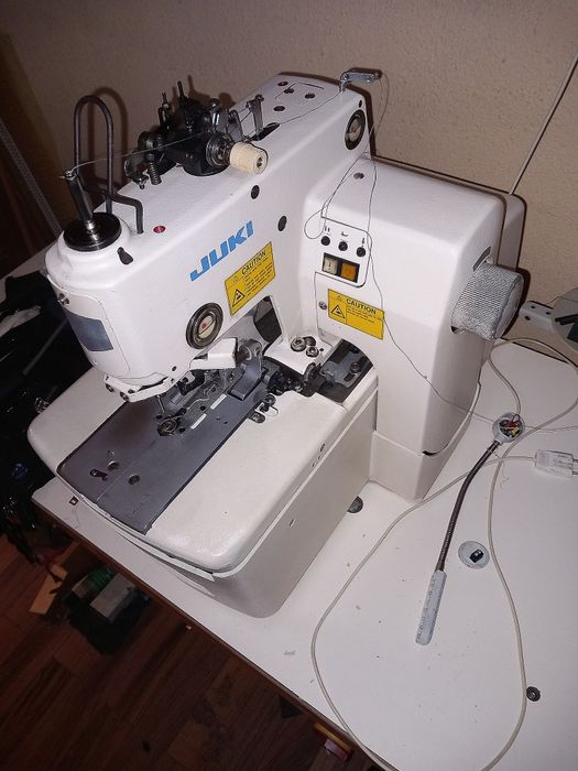 Masina pentru cusut butoniera grea JUKI MEB 2688