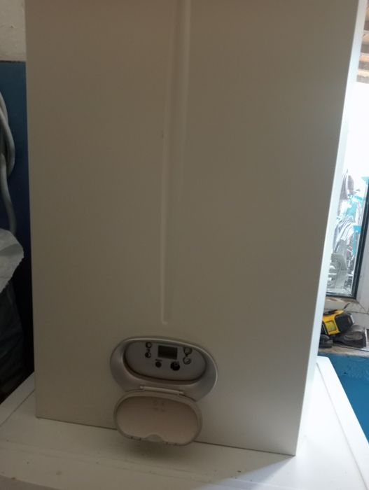 Vând centrala termica gaz