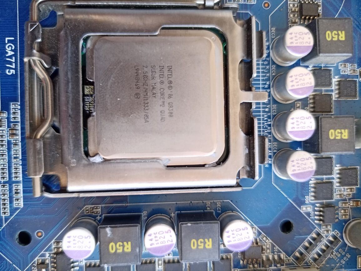 Kit placa de baza proceror intel core 2 quad 4GB RAM