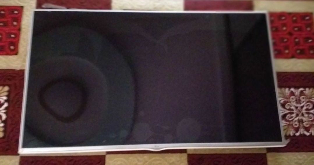 LG televizor 55LF551V