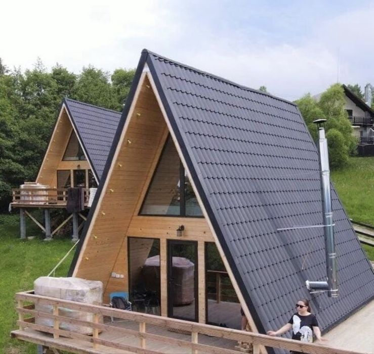 Meseriasi in construirea cabanelor tip A frame, accept variante auto