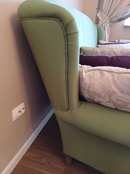 set canapea, fotoliu si 2 taburete