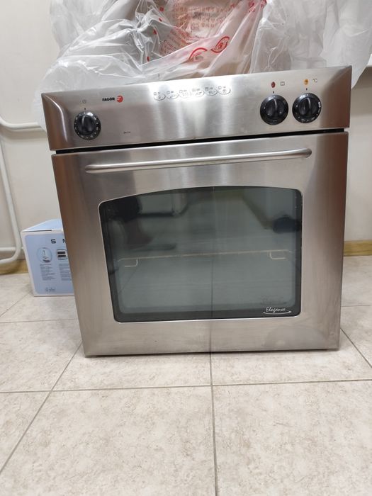 Продам духовой шкаф