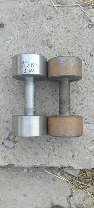 Продаются гантели