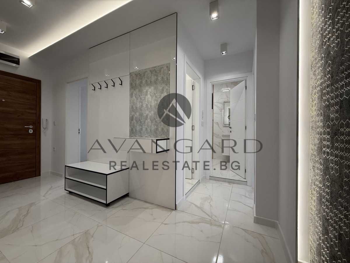 Продава се Тристаен апартамент в Пловдив, Остромила - 118 кв.м за 1907 €/кв.м - Снимка #8