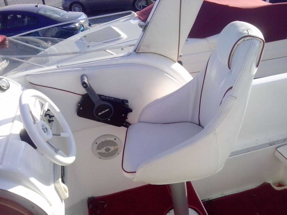 Vând o barcă Delfin 650 cu cel mai bun motor SUZUKI DF 140