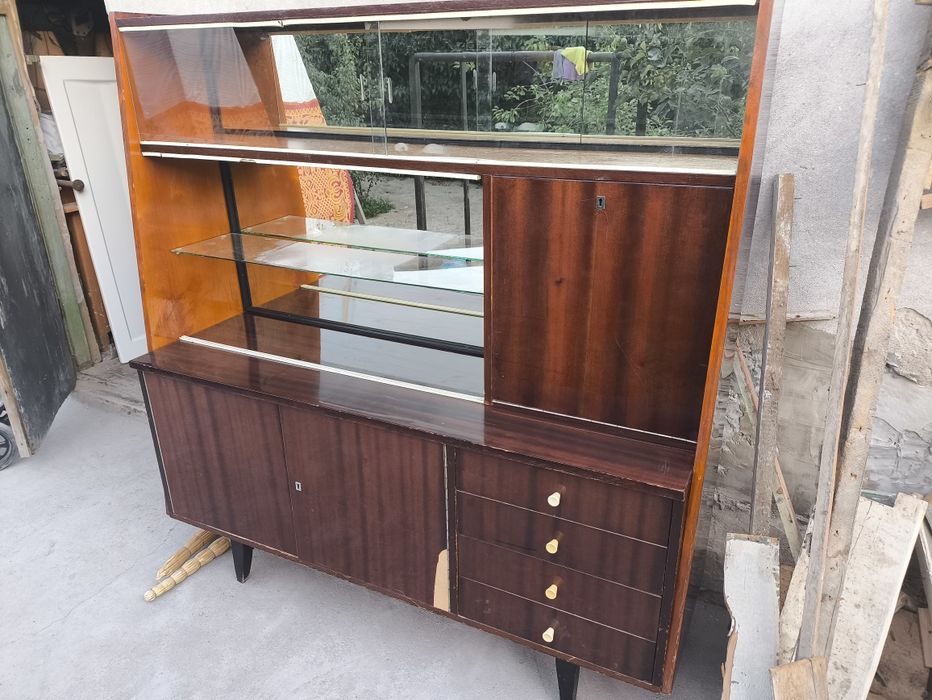 Сервант б/у торг уместен