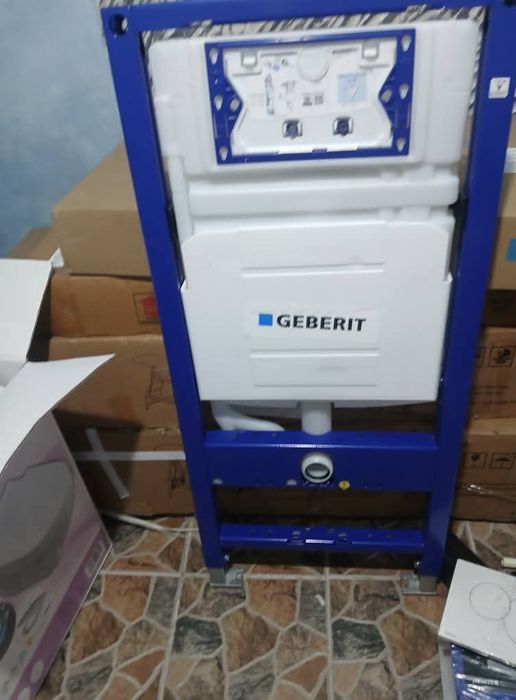 Wc suspendat cu cadru de susținere geberit