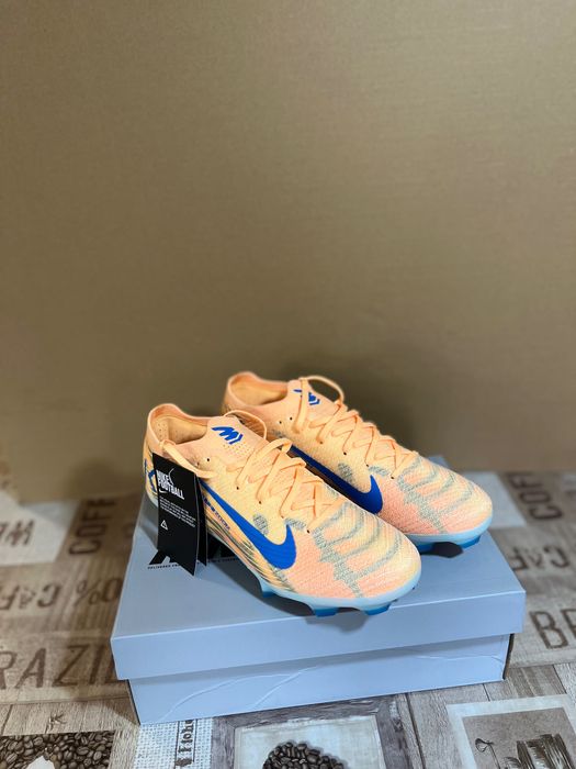 Футболни обувки !