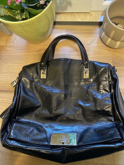 Vand geanta priginala Celine in conditii foarte bune! Pret mic!