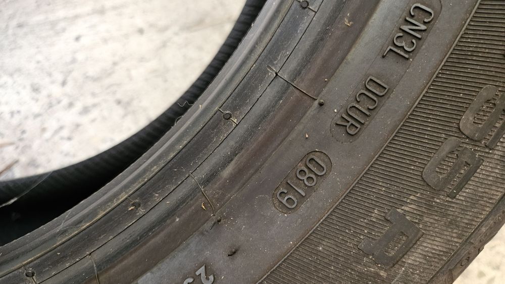 4бр гуми 235 55 18 унироял