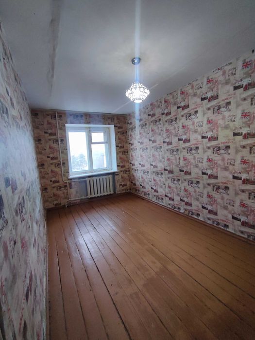 Продам трехкомнатную требует ремонта монта