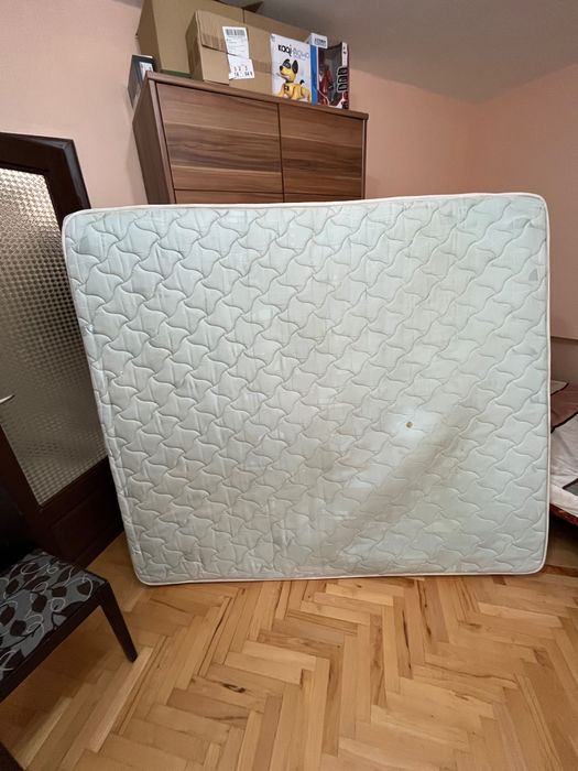 почистване на мяка мебел