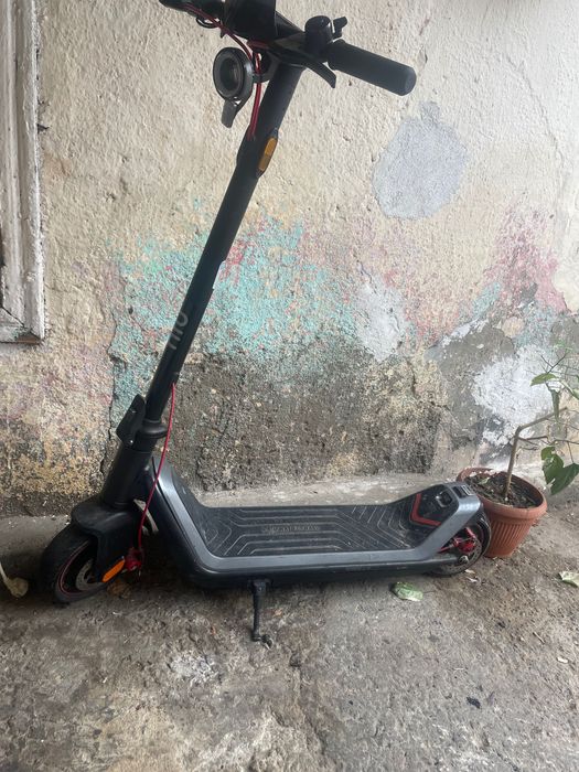 Vând trotinetă niu q3 Max