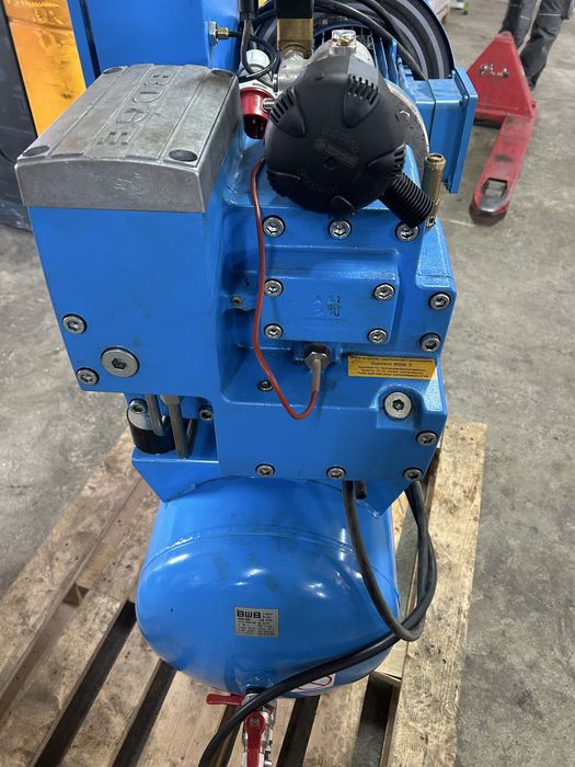 Compresor cu surub defect
