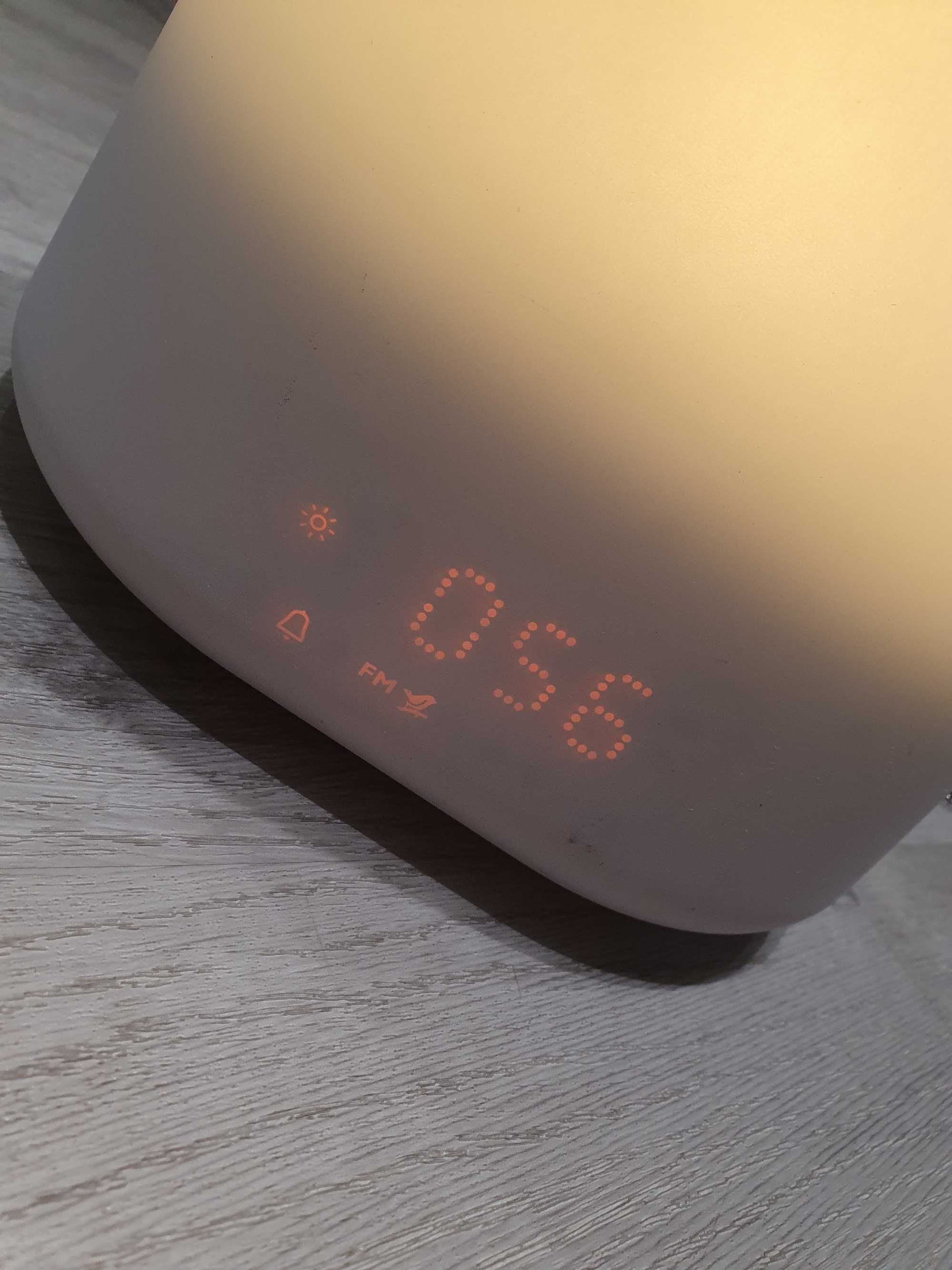 Лампа за събуждане PHILIPS Wake-up Light HF3470/01  Радиобудилник