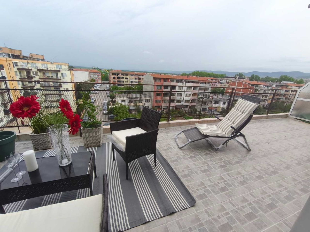 Продава се Двустаен апартамент в к.к. Слънчев бряг - 66 кв.м за 1061 €/кв.м - Снимка #12