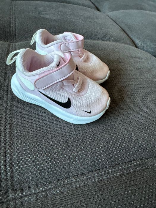 Бебешки маратонки Nike Revolution 7