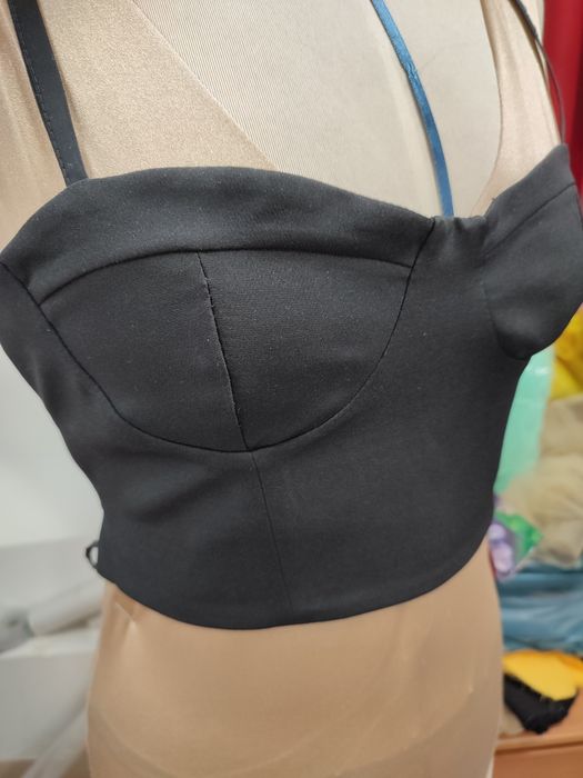 Bustieră material elastic