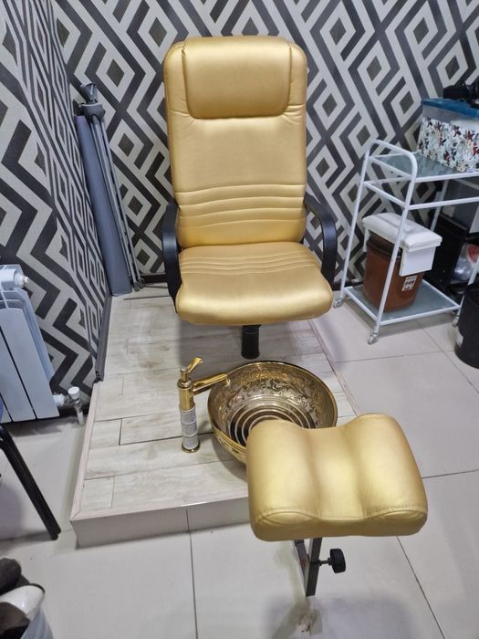 Продам кресло педикюрное