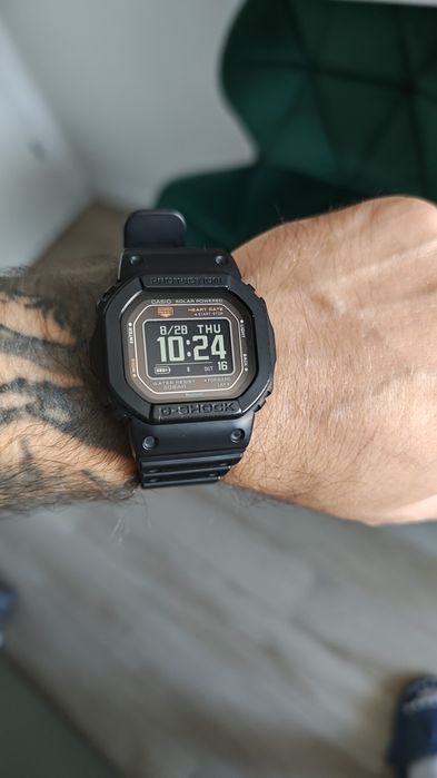 Vând/schimb Casio G-Shock DW-H5600-1ER în garanție