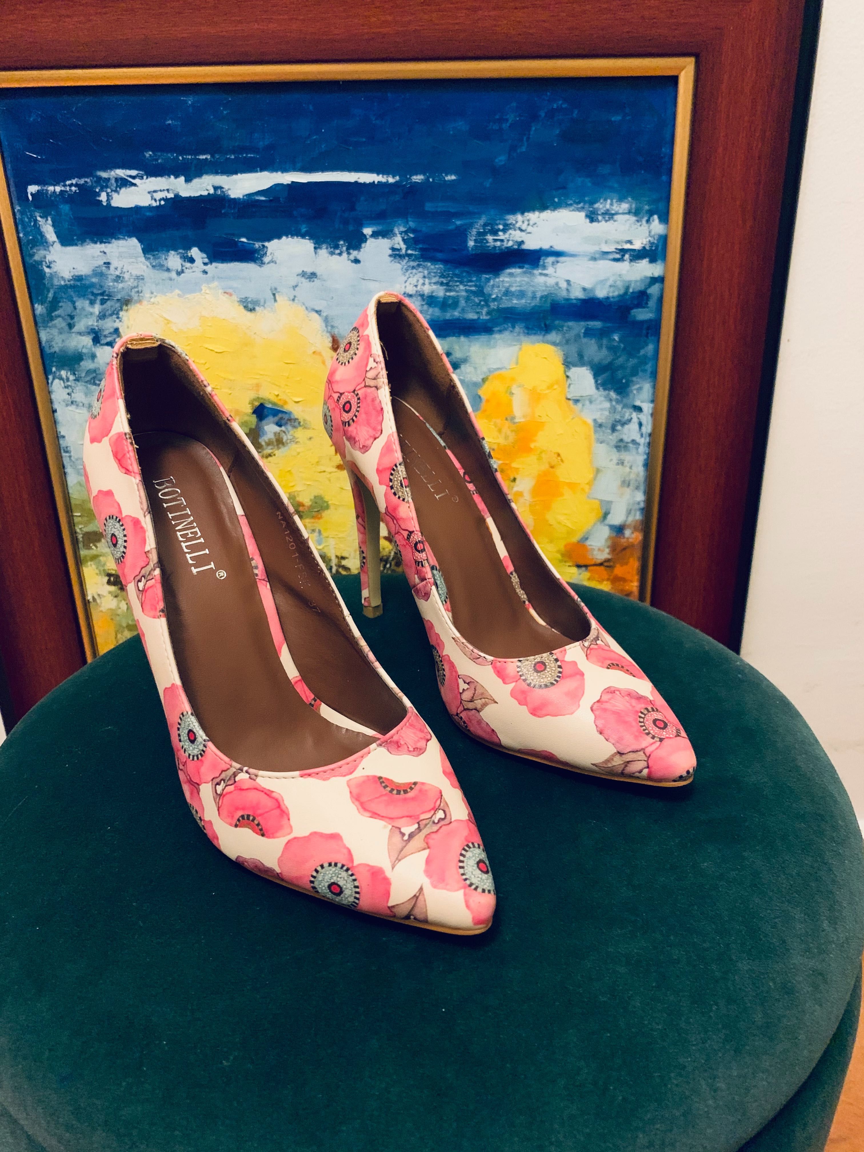 Pantofi stiletto cu model floral, colorați, mărimea 37, toc 11 cm