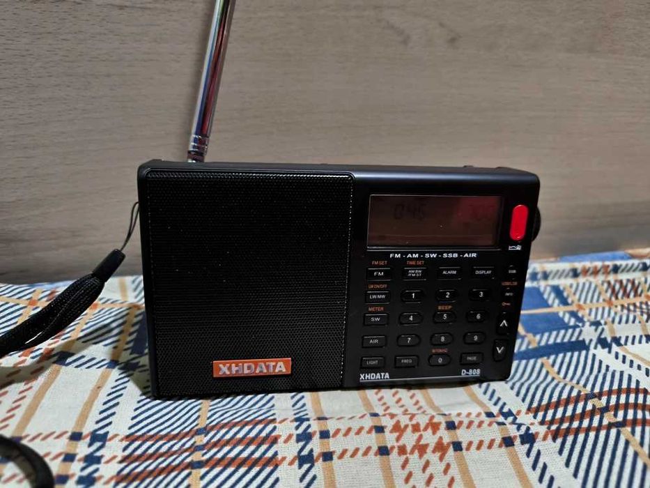 Радиоприемник всеволновый XHDATA D808