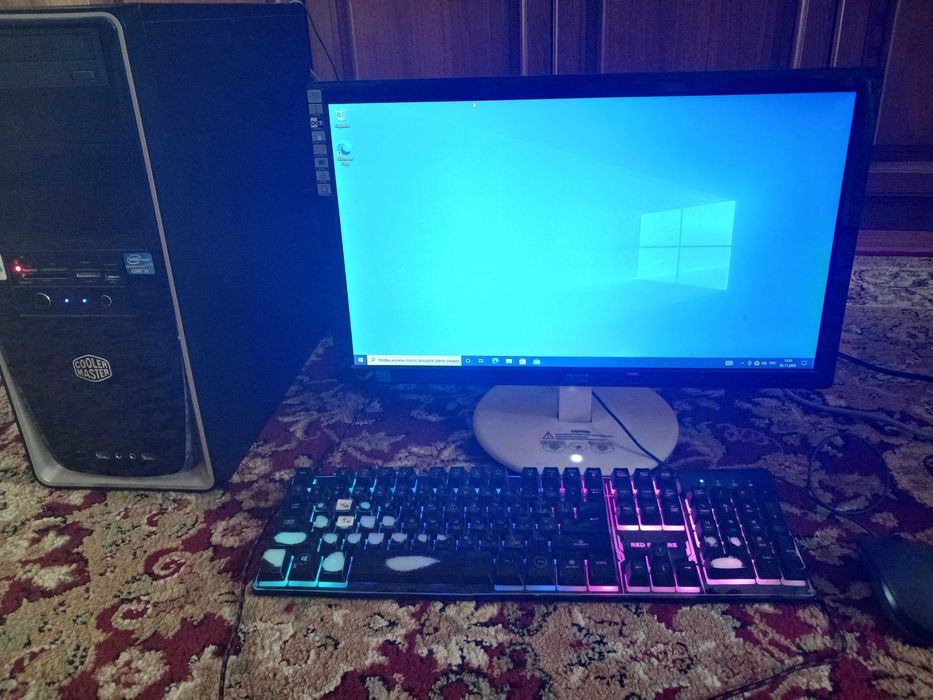 Продаю ПК / Компьютер б/у. Включается мышка и клавиатура