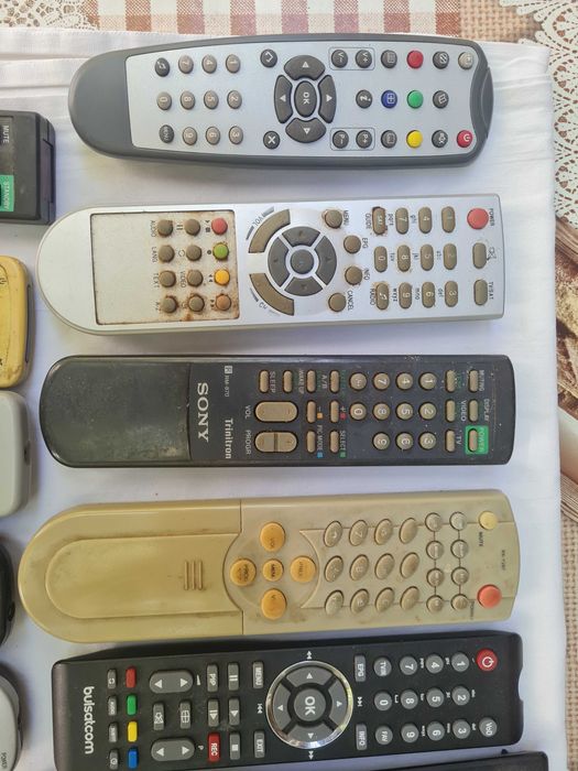 38 бр. дистанционни за продажба от колекцията ми