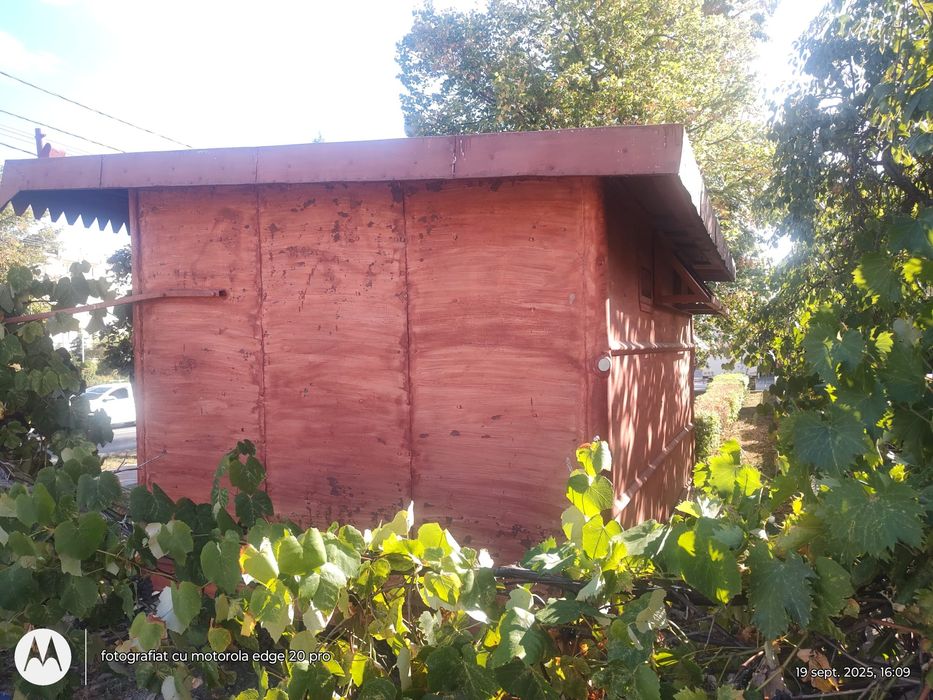 Vând baracă metalică