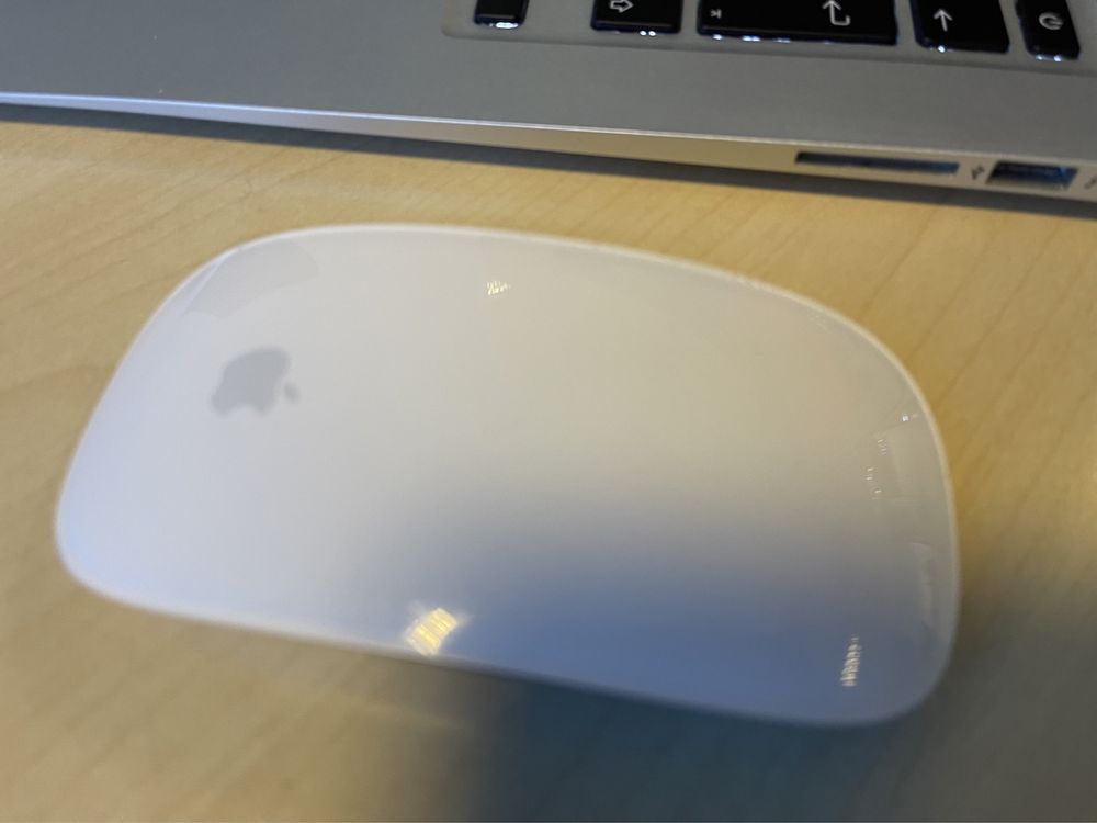 MacBook Air 13, Apple mouse, geanta, stare perfecta