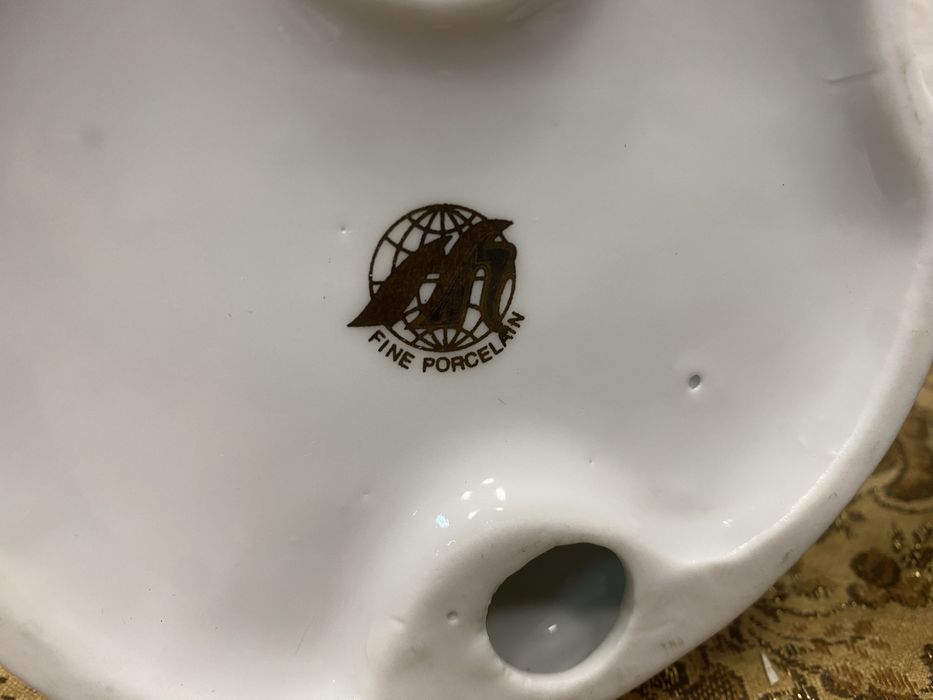 Немска фигура от порцелан с маркировка - два броя